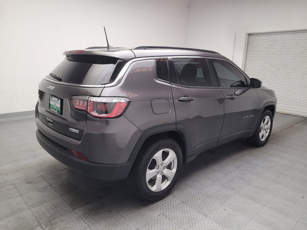 Used 2018 Jeep Compass Latitude w/ Popular Equipment Group FWD image 9