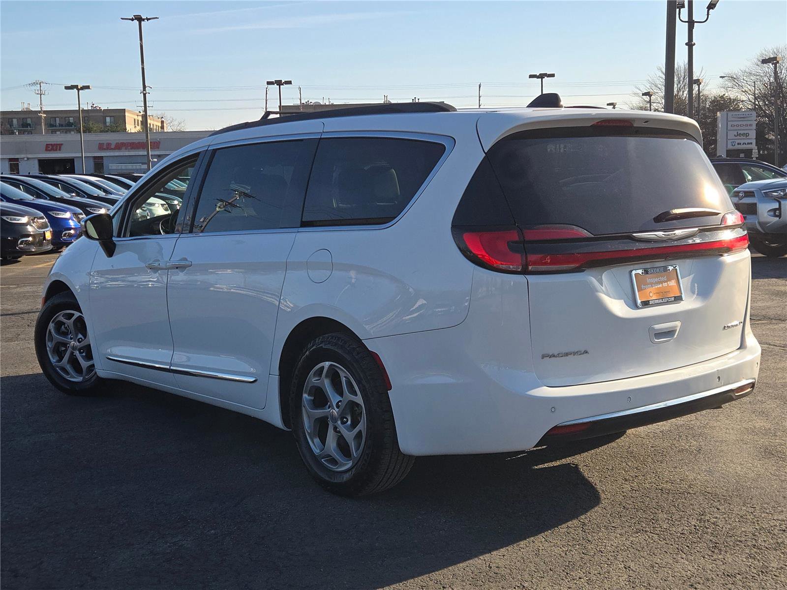 Certified 2023 Chrysler Pacifica Limited FWD image 19