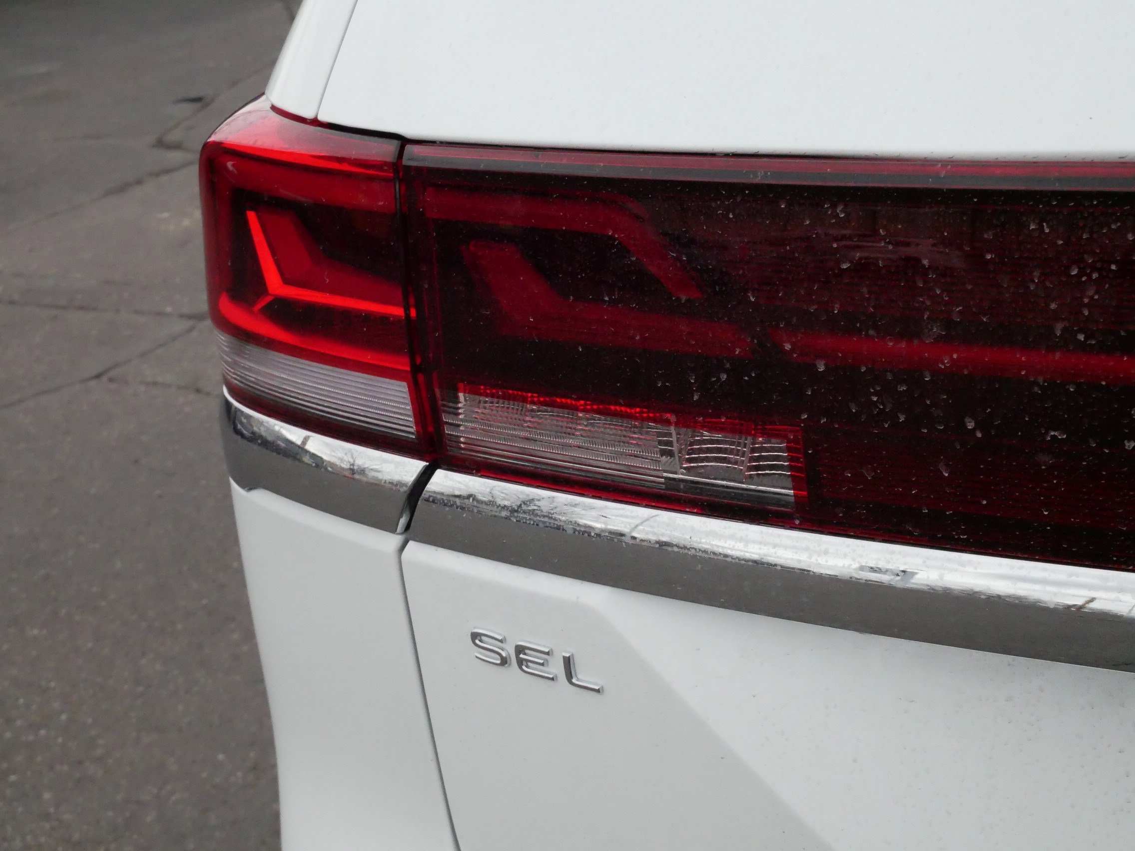 Certified 2025 Volkswagen Atlas SEL Premium R-Line AWD/4WD image 17