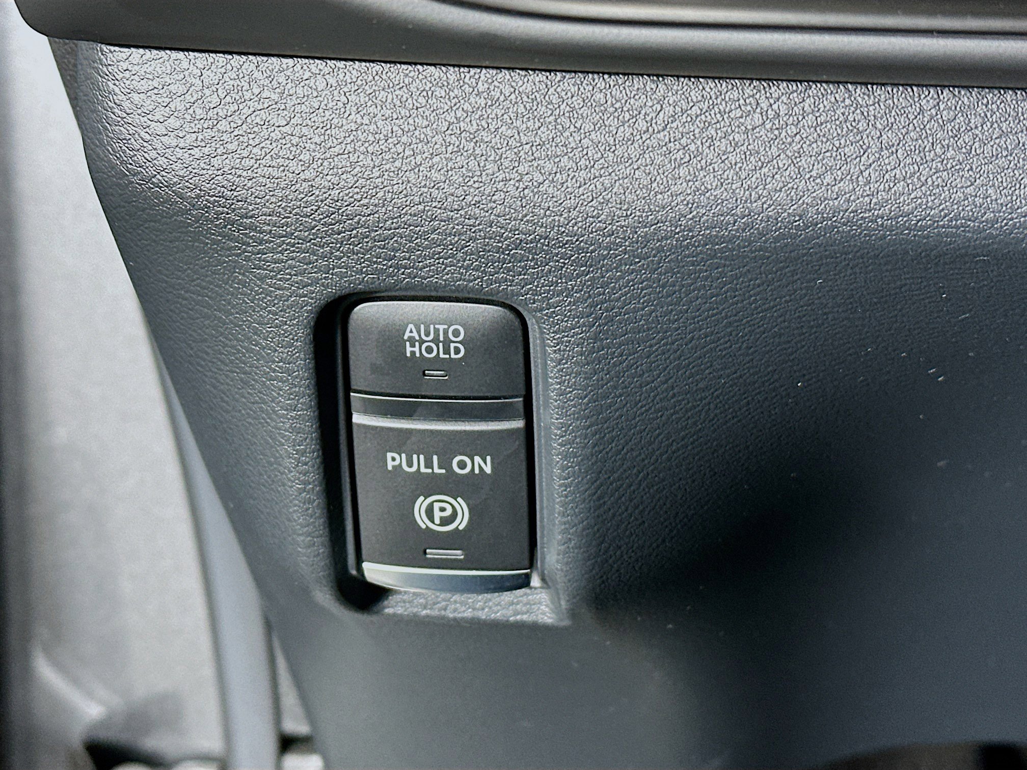 Used 2025 Nissan Armada PRO-4X w/ Pro-4X Premium Package AWD/4WD image 16