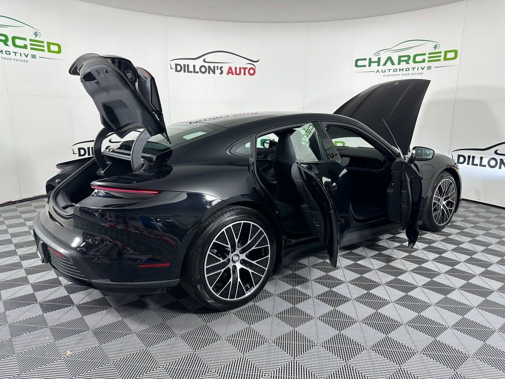 Used 2021 Porsche Taycan image 14