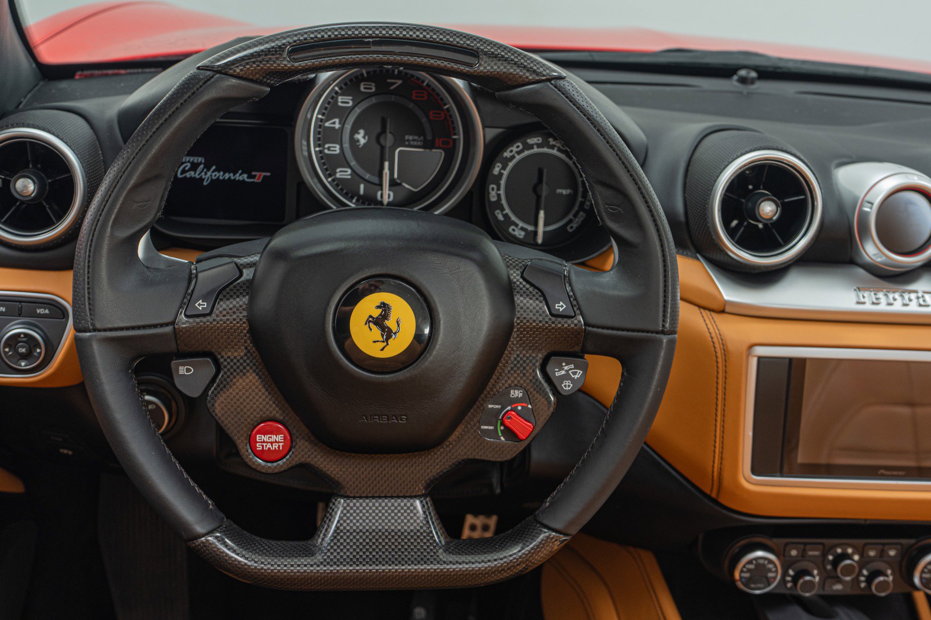 Used 2016 Ferrari California T image 15