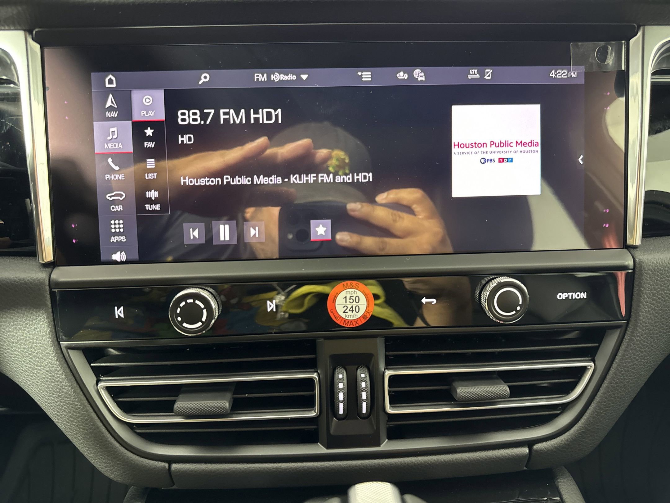 Certified 2025 Porsche Macan image 23