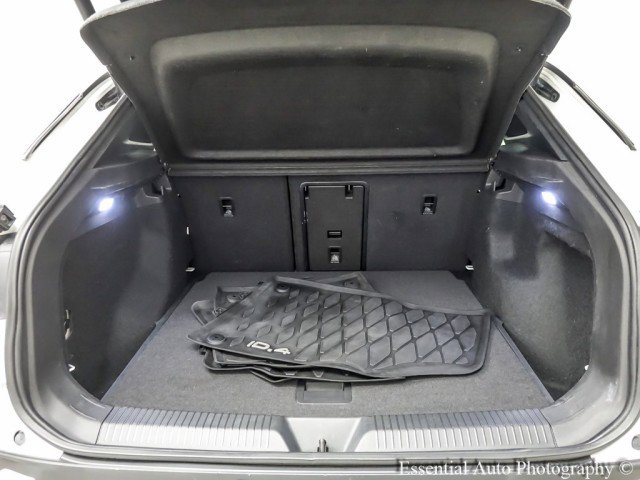 Used 2023 Volkswagen ID.4 Pro S Plus image 28