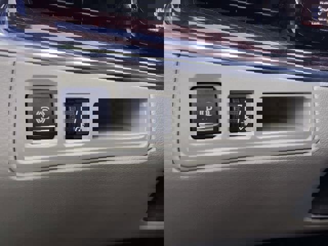 Used 2018 Cadillac XT5 Luxury w/ Driver Awareness Package image 22