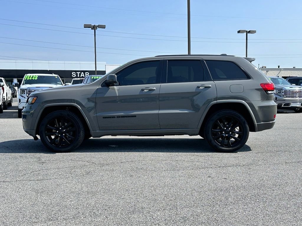 Used 2020 Jeep Grand Cherokee Altitude AWD/4WD image 7