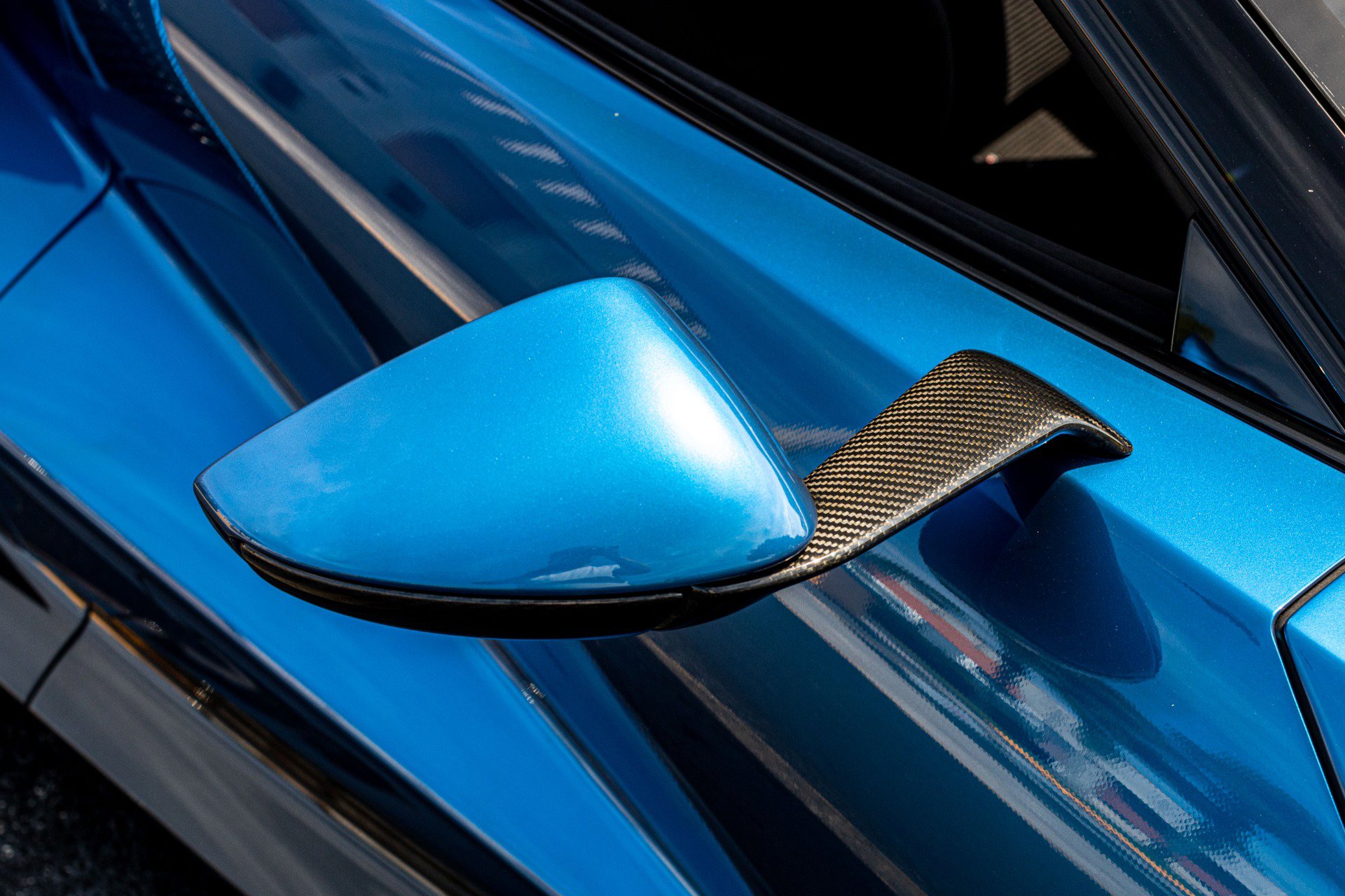 Used 2019 Ford GT image 18