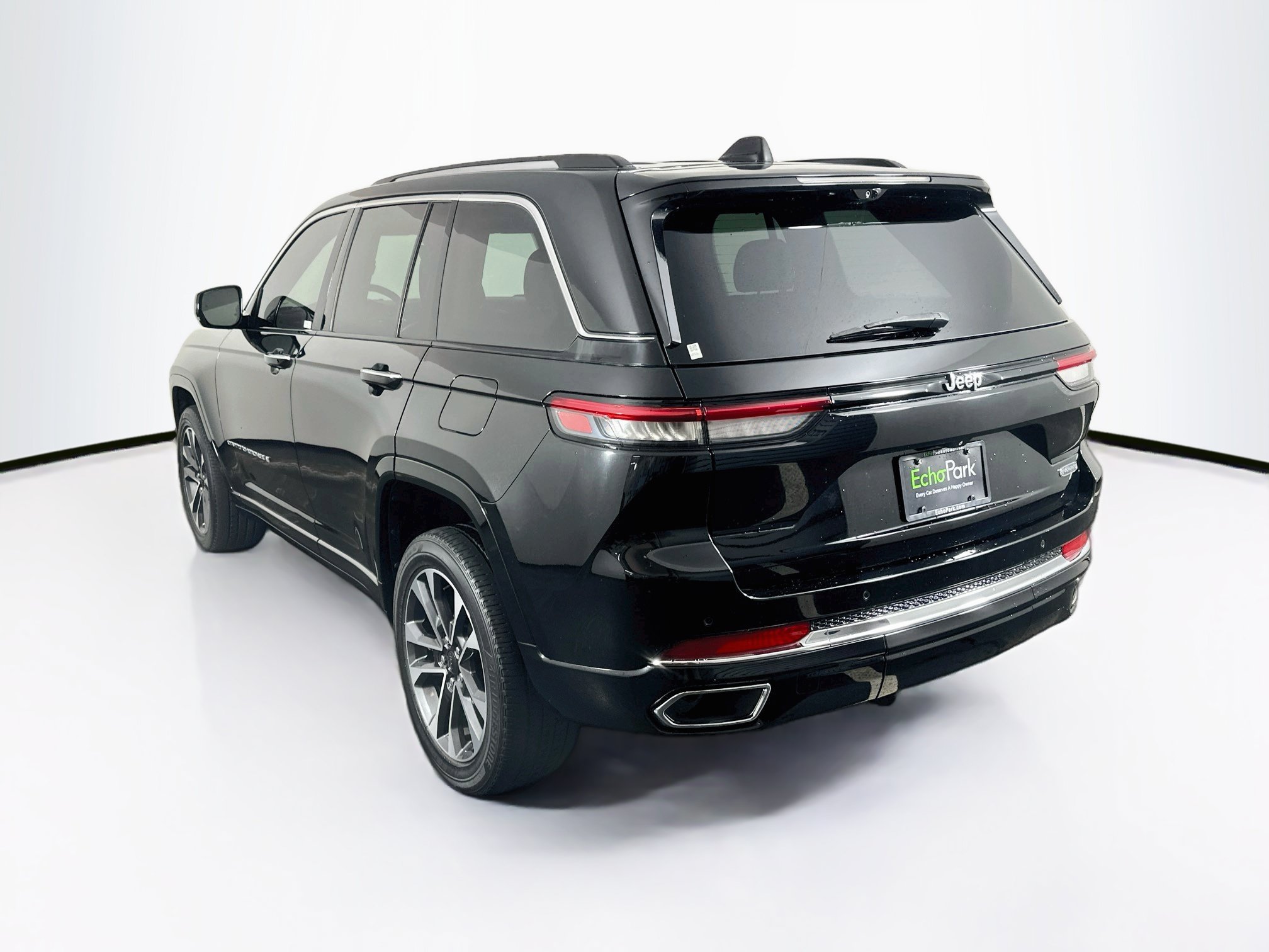 Used 2022 Jeep Grand Cherokee Overland w/ Luxury Tech Group IV RWD image 5
