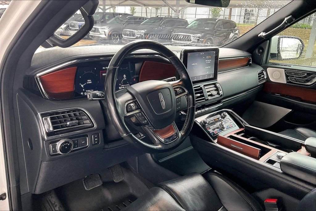 Used 2020 Lincoln Navigator L Reserve w/ Equipment Group 208A Reserve AWD/4WD image 14