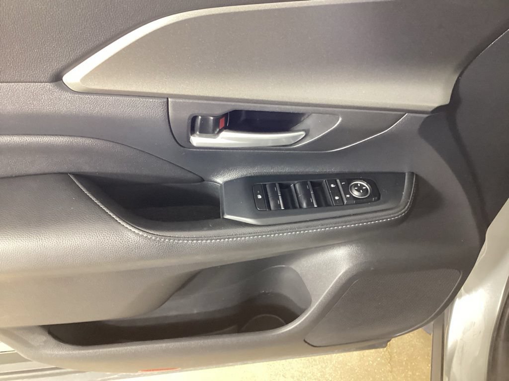 Used 2024 Toyota Grand Highlander AWD image 11