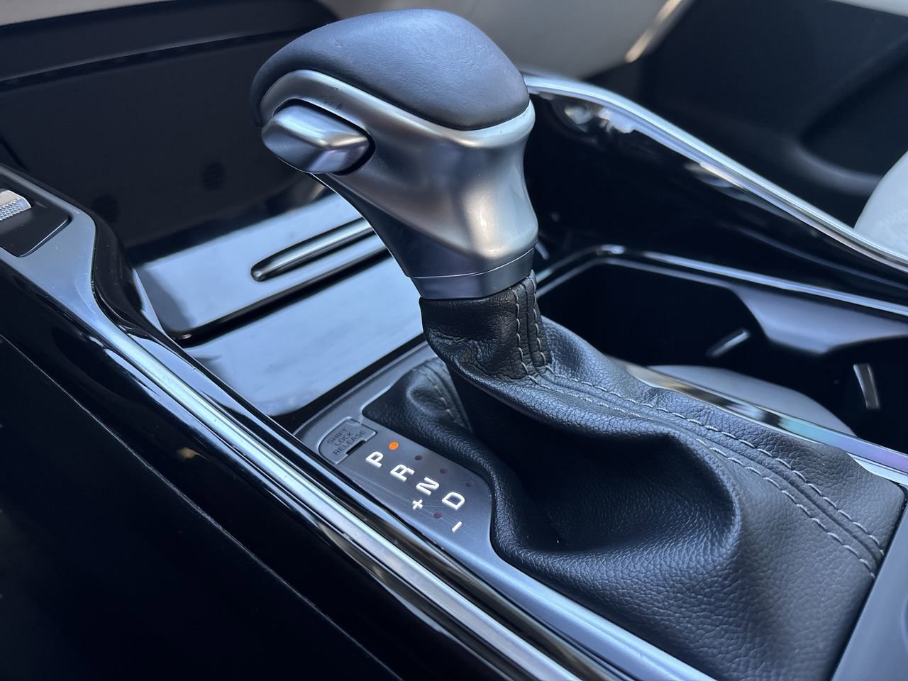 Used 2023 Kia Sorento SX image 28