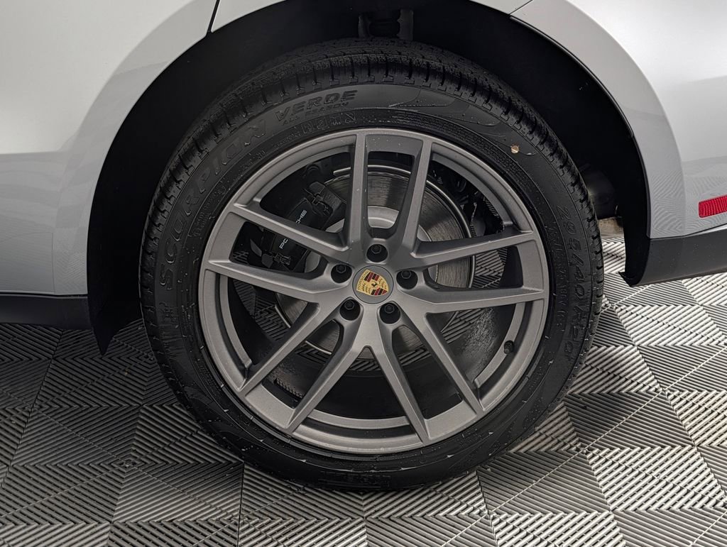 New 2026 Porsche Macan image 13