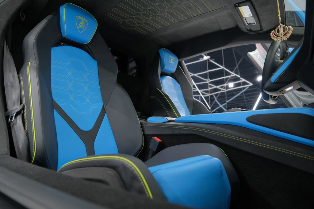 Used 2025 Lamborghini Revuelto AWD/4WD image 26