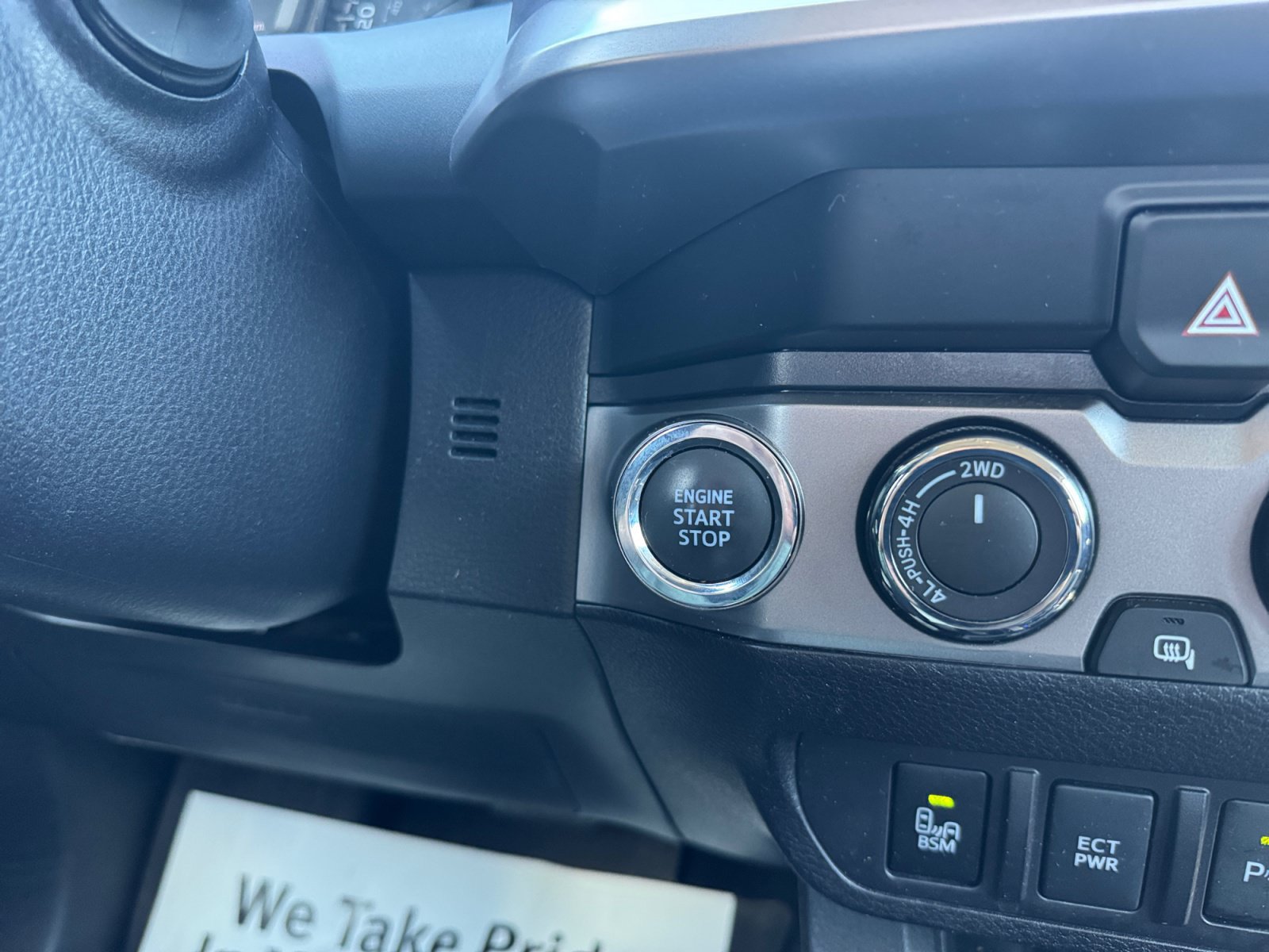 Used 2023 Toyota Tacoma SR5 AWD/4WD image 6