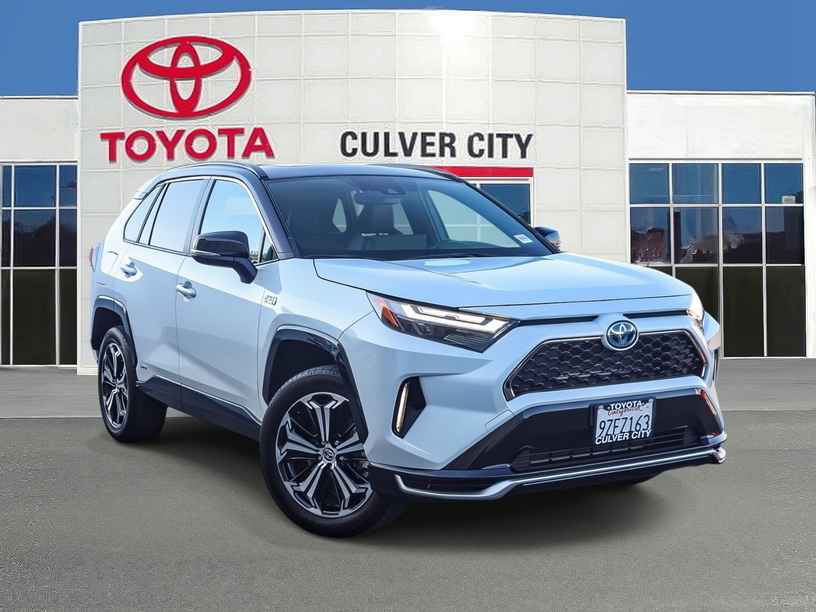Certified 2024 Toyota RAV4 XSE w/ Weather Package AWD/4WD image 1