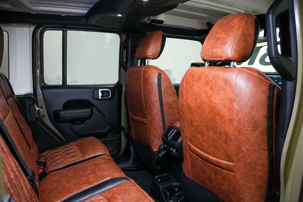 Used 2025 Jeep Wrangler Unlimited Sport AWD/4WD image 24