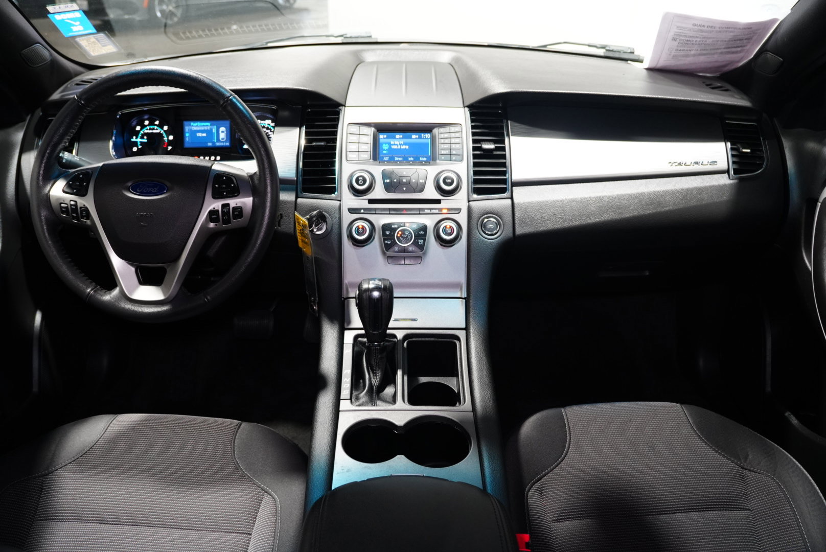 Used 2018 Ford Taurus SEL image 10
