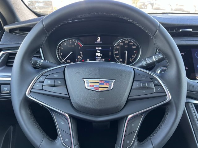 Certified 2024 Cadillac XT5 Luxury w/ LPO, Floor Liner Package AWD/4WD image 18
