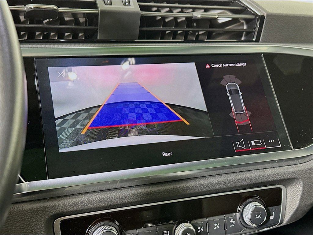 Used 2024 Audi Q3 2.0T Premium image 23