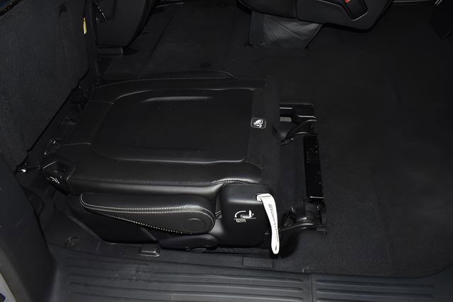 Used 2025 Chrysler Pacifica Select FWD image 28
