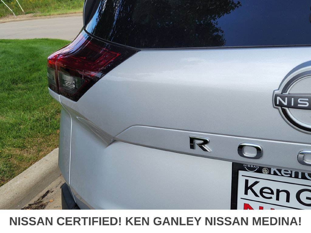 Certified 2023 Nissan Rogue SV w/ SV Premium B Package AWD/4WD image 16