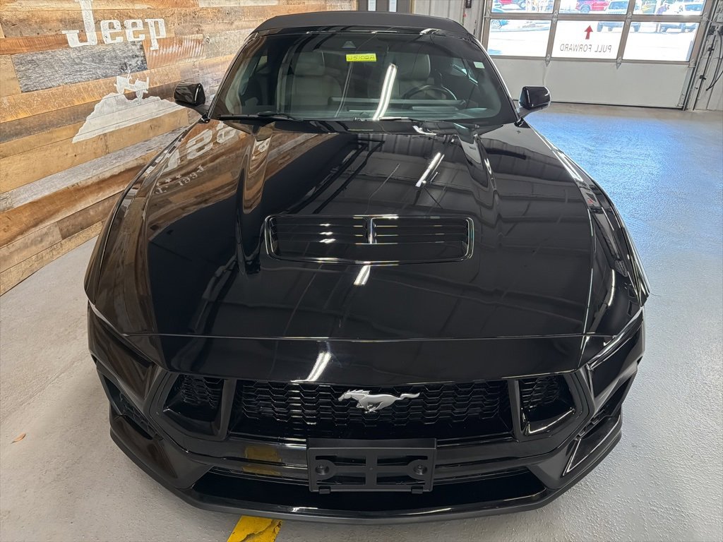 Used 2024 Ford Mustang GT Premium image 7