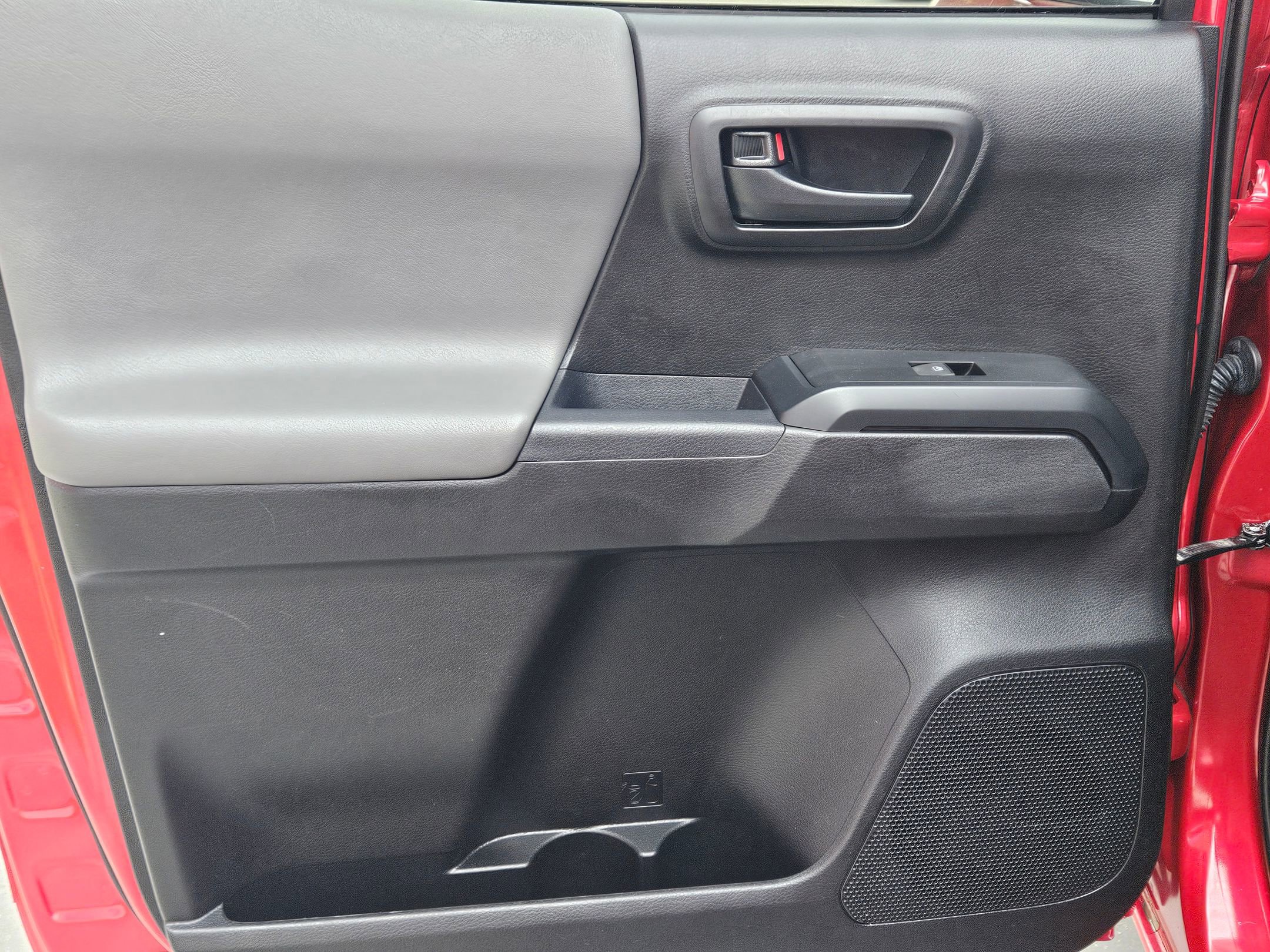 Used 2019 Toyota Tacoma SR w/ SR Convenience Package image 22