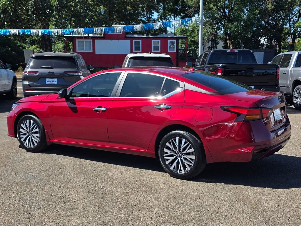 Used 2024 Nissan Altima 2.5 SV image 26