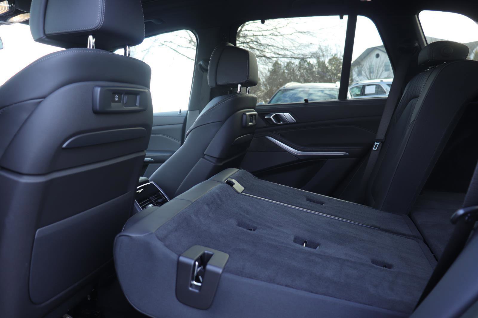 Used 2022 BMW X5 M50i w/ Executive Package image 13