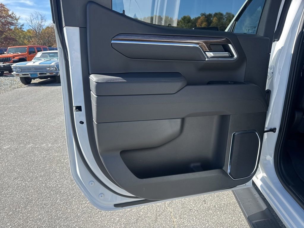 Used 2025 Chevrolet Silverado 1500 LT Trail Boss w/ Convenience Package II image 29