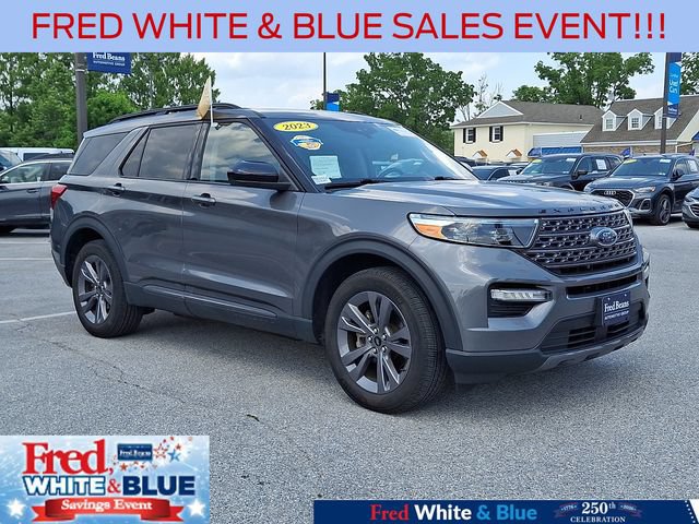 Used 2023 Ford Explorer XLT w/ Equipment Group 202A AWD/4WD image 2