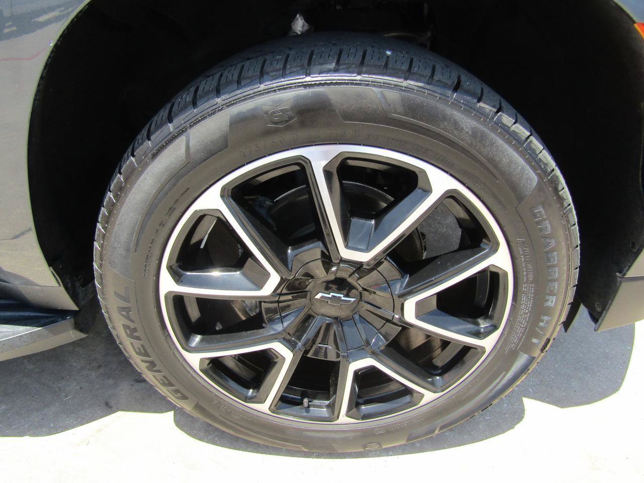 Used 2021 Chevrolet Tahoe RST w/ Luxury Package AWD/4WD image 7