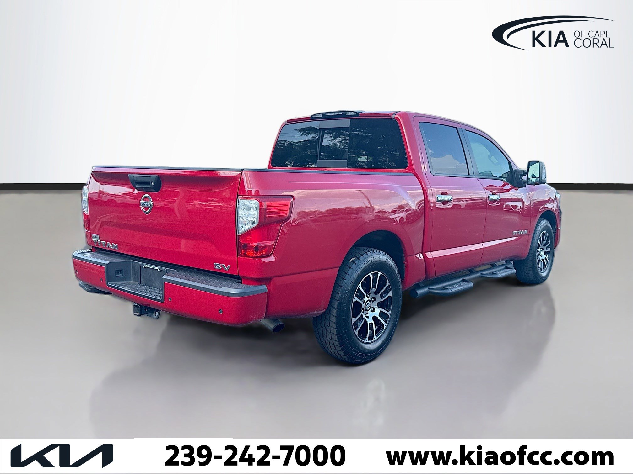 Used 2021 Nissan Titan SV w/ SV Convenience Package image 6