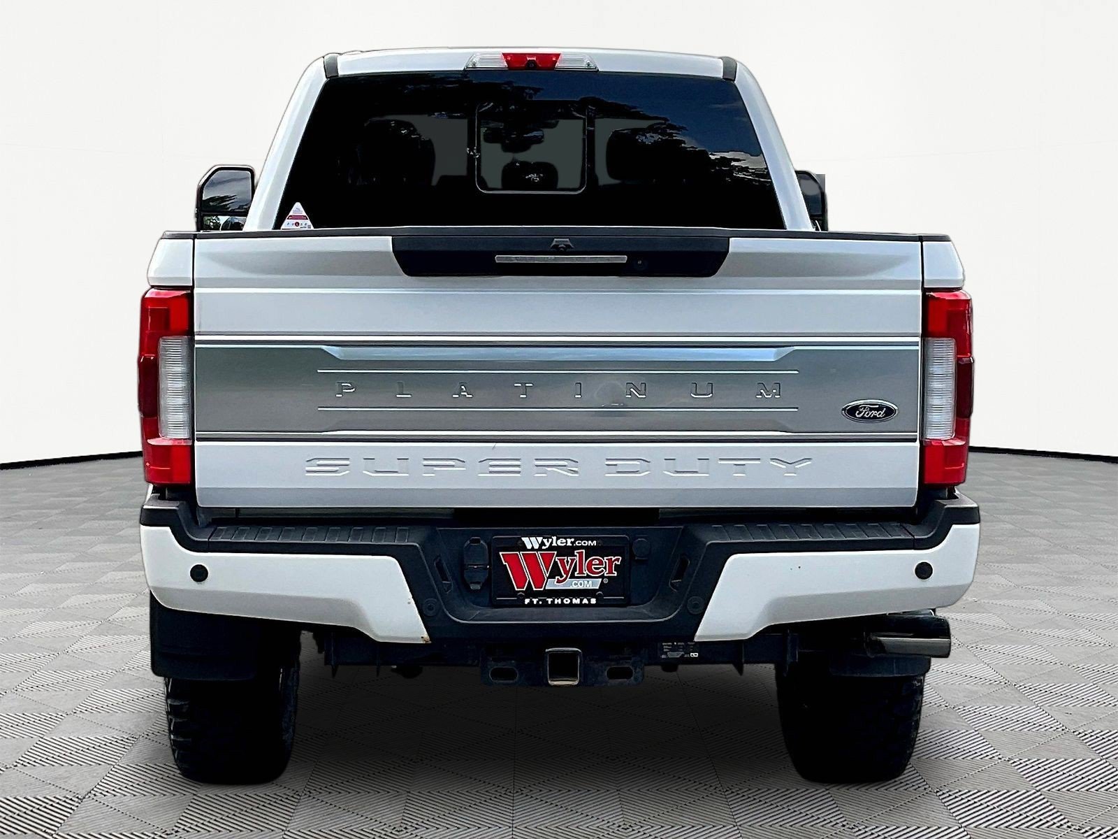 Used 2019 Ford F350 Platinum w/ Platinum Ultimate Package AWD/4WD image 5