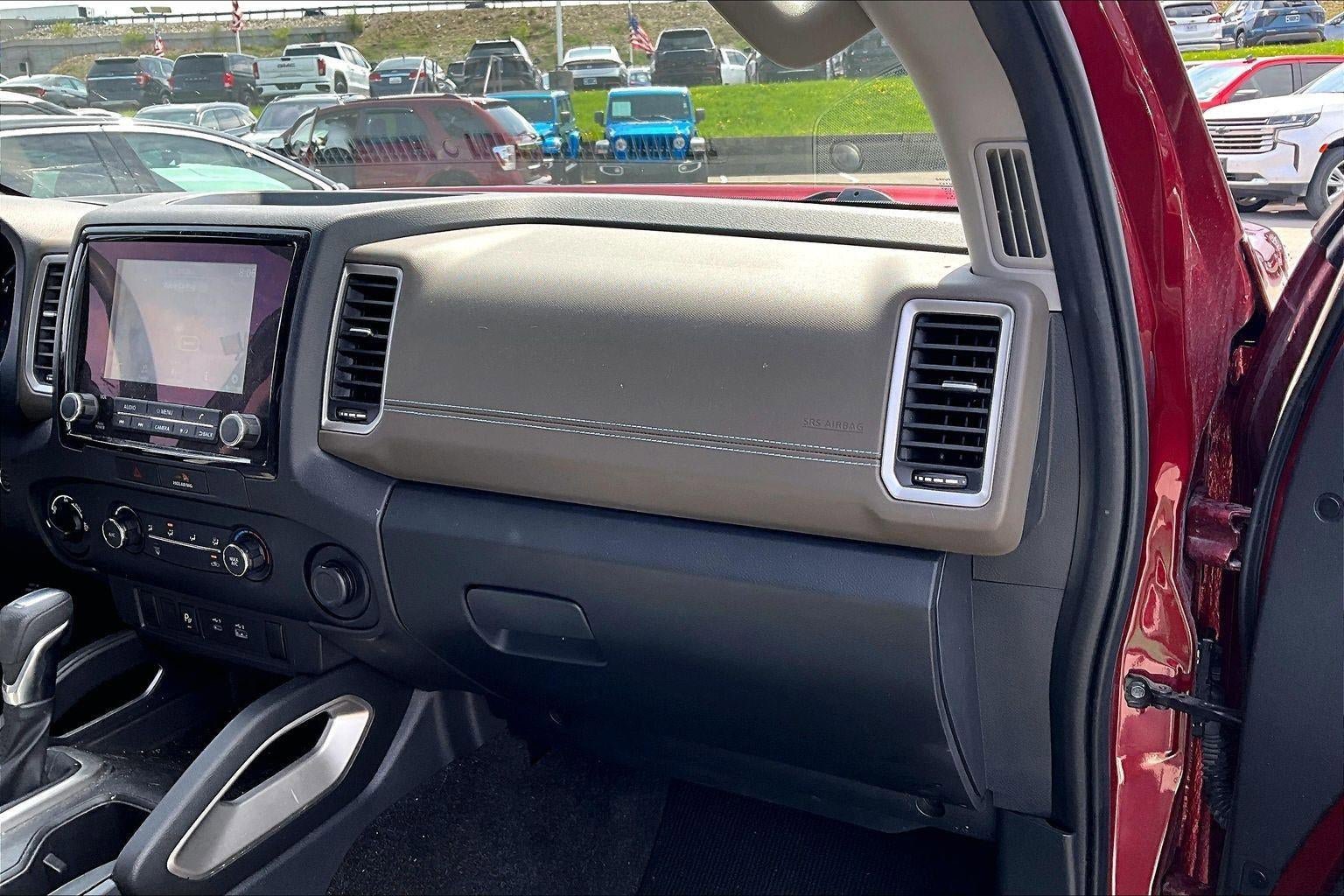 Used 2023 Nissan Frontier SV w/ Technology Package AWD/4WD image 16