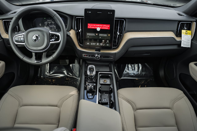 New 2026 Volvo XC60 T8 Plus w/ Protection Package Premier AWD/4WD image 20