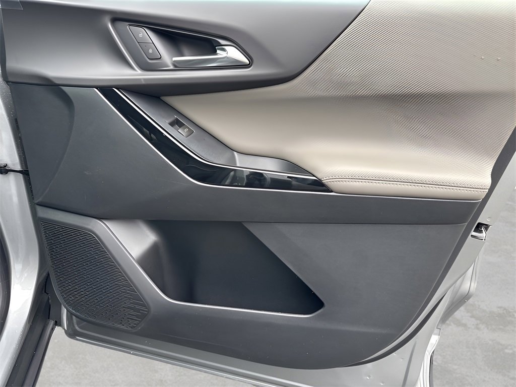 New 2026 Chevrolet Equinox LT w/ Convenience Package II image 9