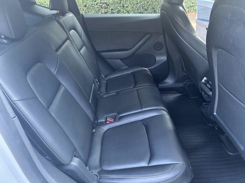 Used 2022 Tesla Model Y Long Range AWD/4WD image 21