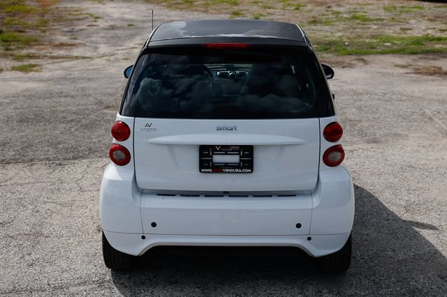 Used 2015 smart fortwo passion RWD image 12