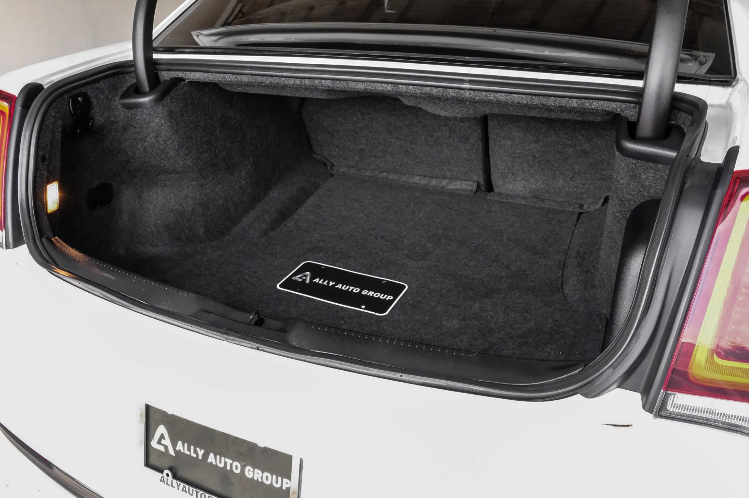 Used 2022 Chrysler 300 S RWD image 58