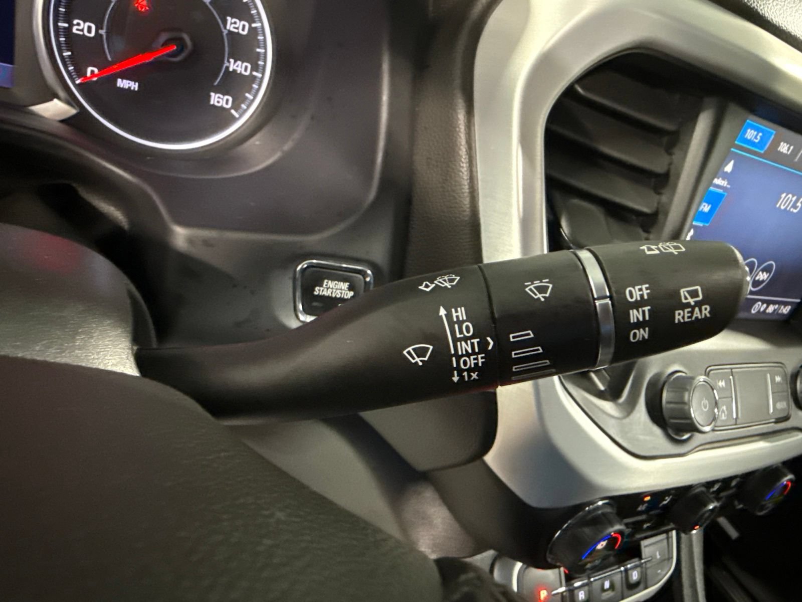 Used 2023 GMC Acadia SLT w/ Elevation Edition FWD image 37
