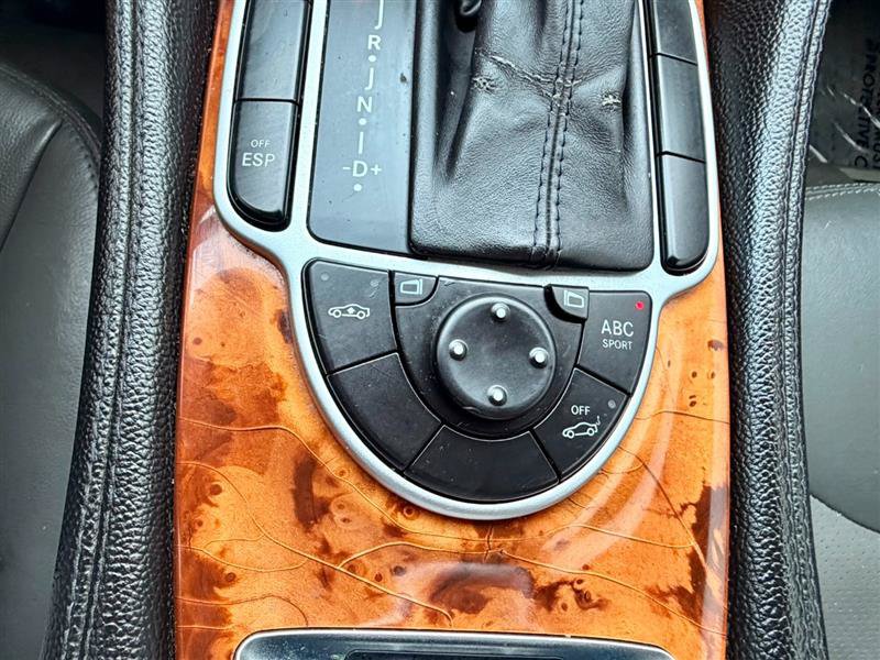Used 2005 Mercedes-Benz SL 500 image 35