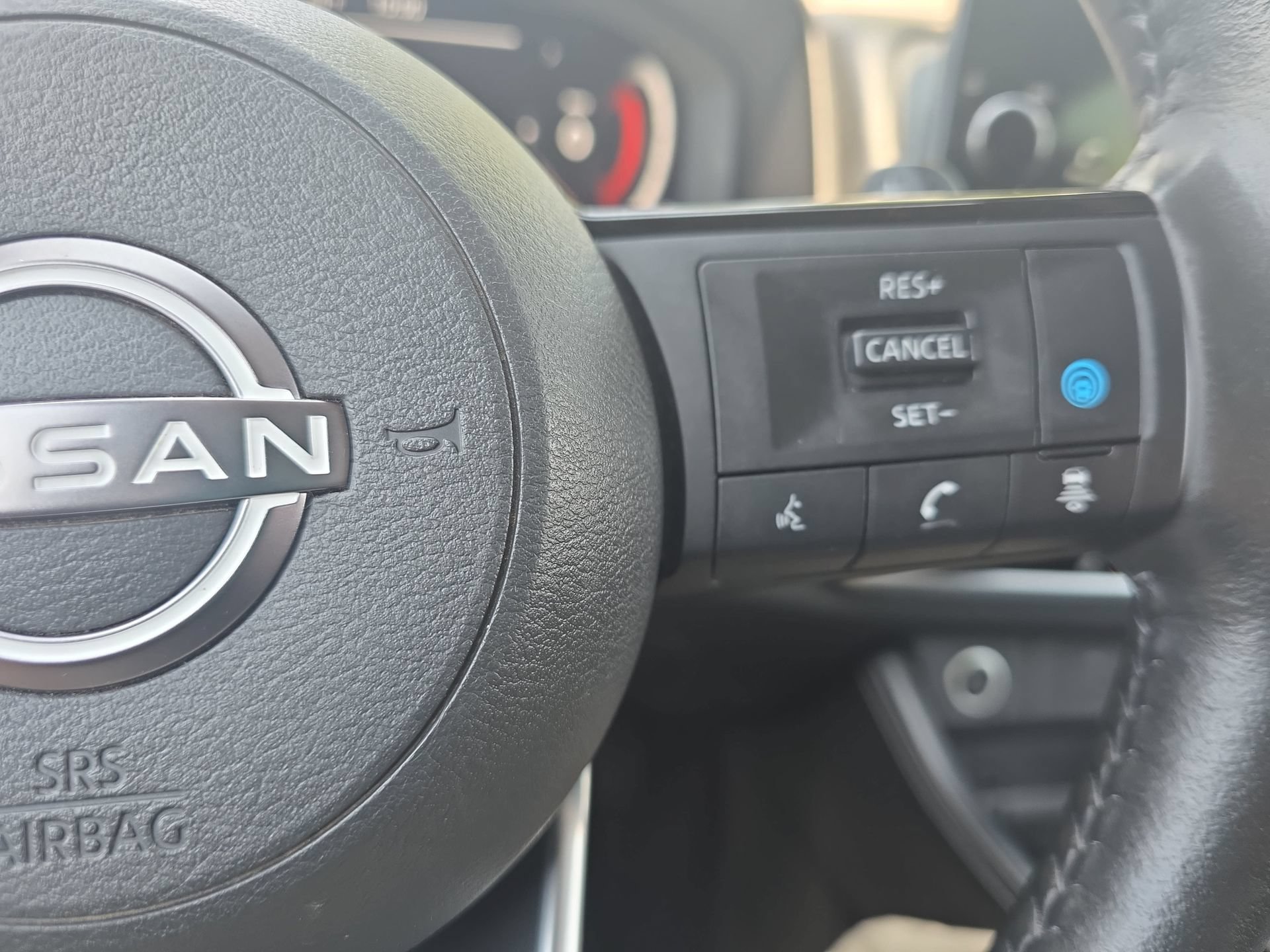 Used 2023 Nissan Rogue Platinum FWD image 18