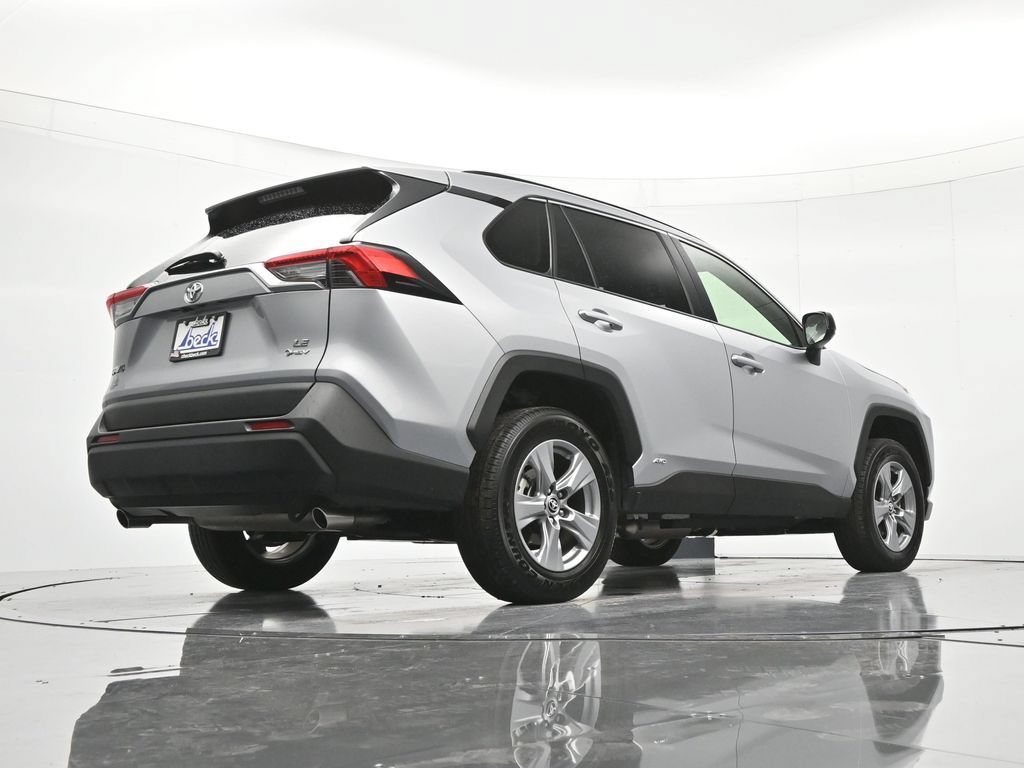 Used 2025 Toyota RAV4 LE AWD/4WD image 40