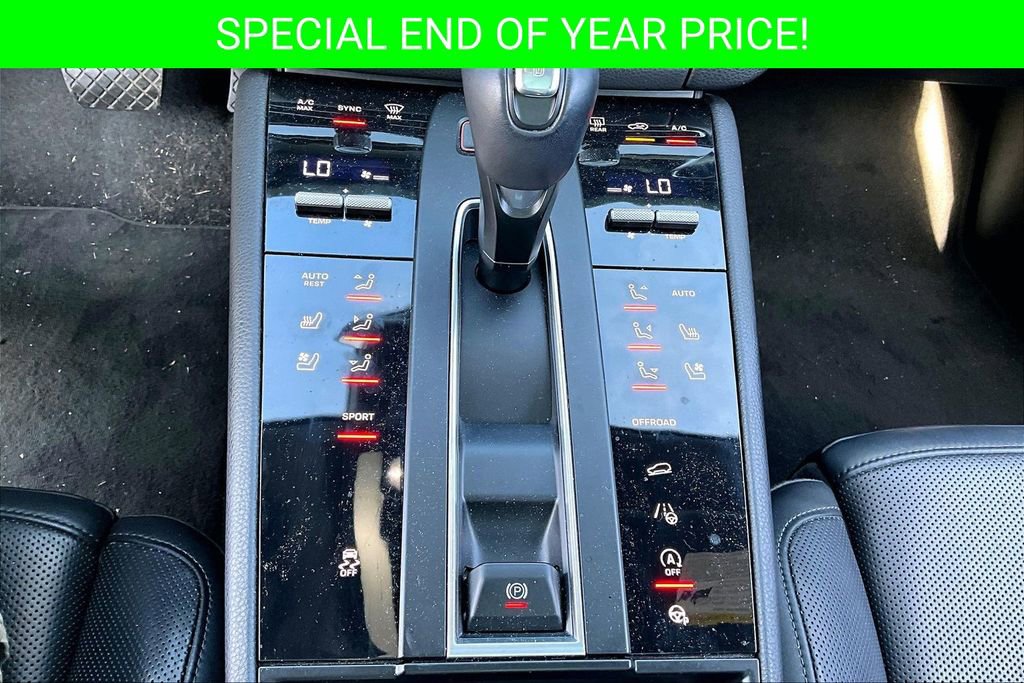 Used 2023 Porsche Macan Turbo image 15