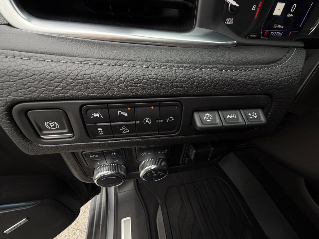 Used 2021 GMC Yukon Denali w/ Denali Ultimate Package image 17