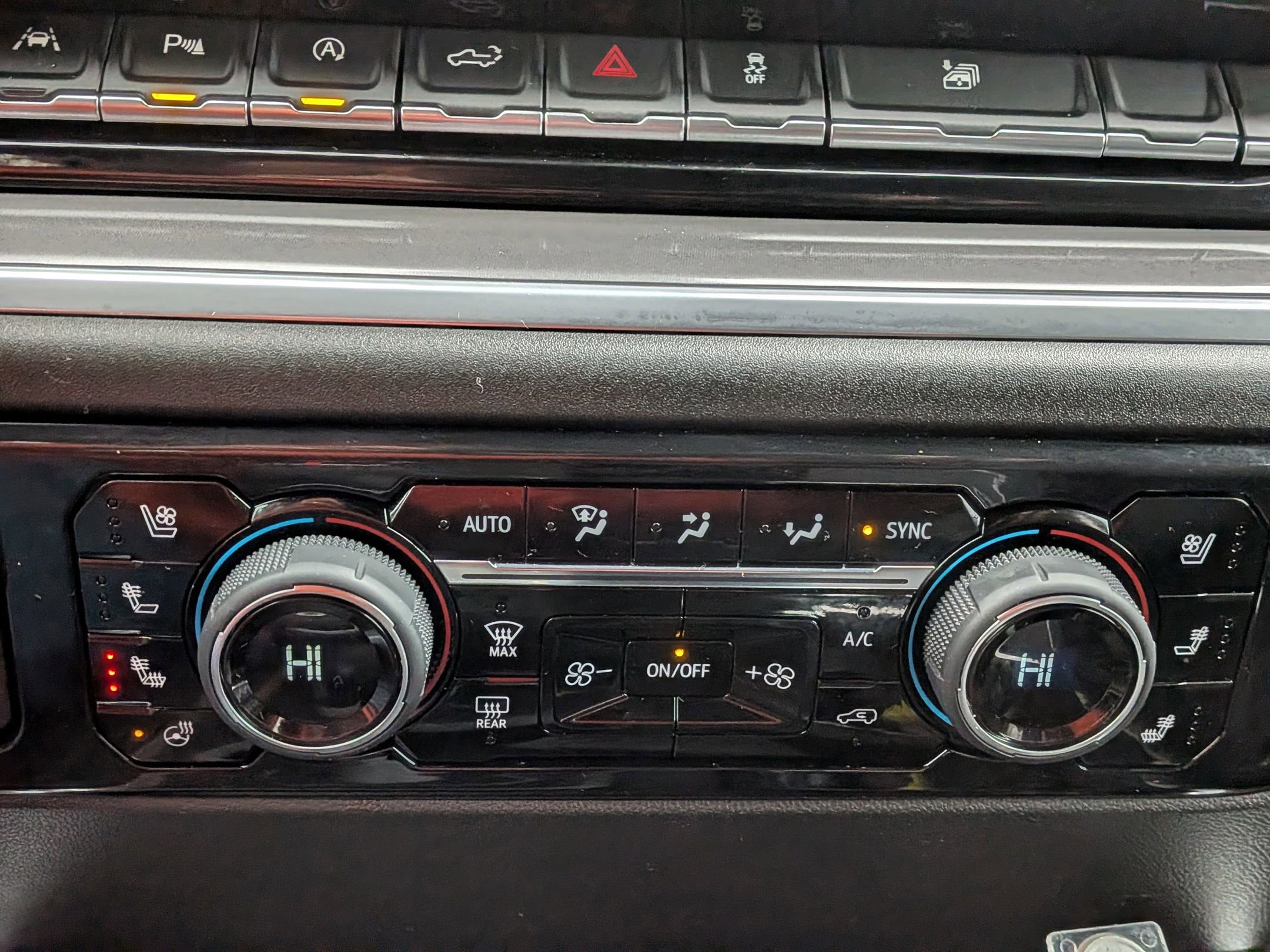 Certified 2025 Chevrolet Silverado 1500 High Country image 30