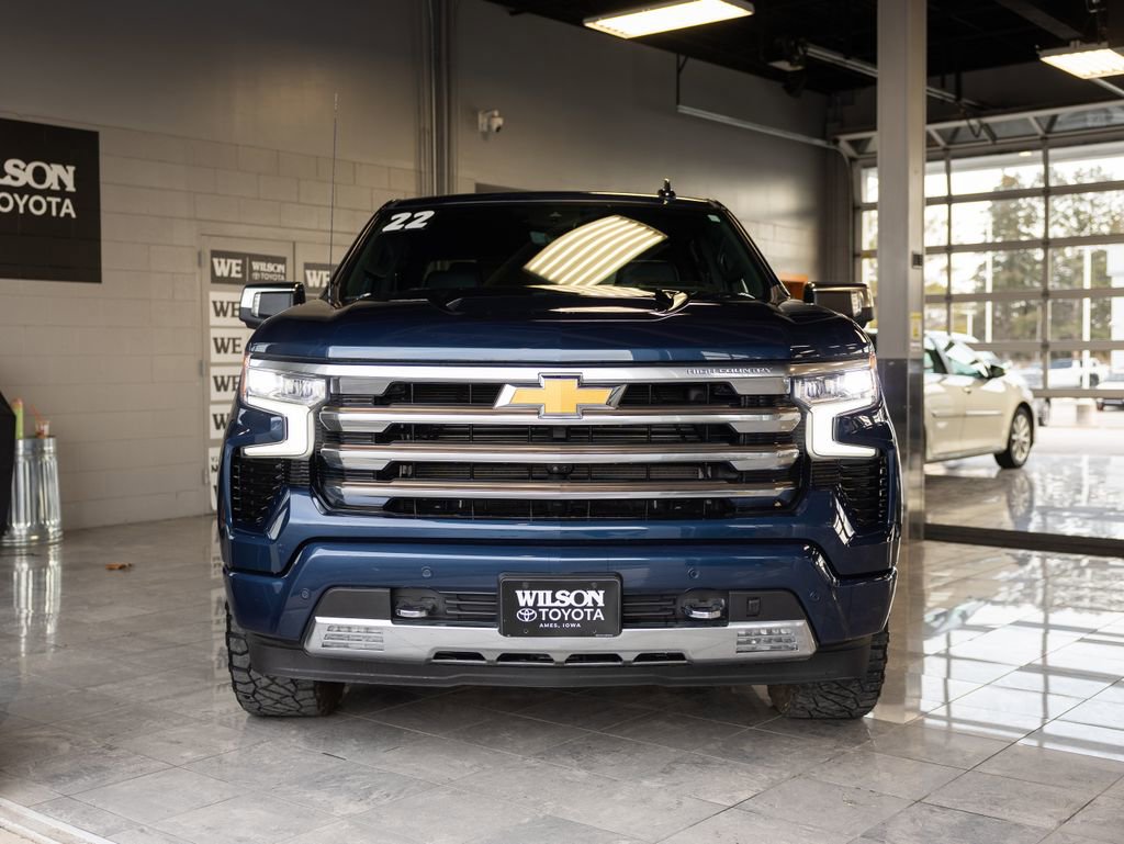 Used 2022 Chevrolet Silverado 1500 High Country w/ High Country Premium Package image 3