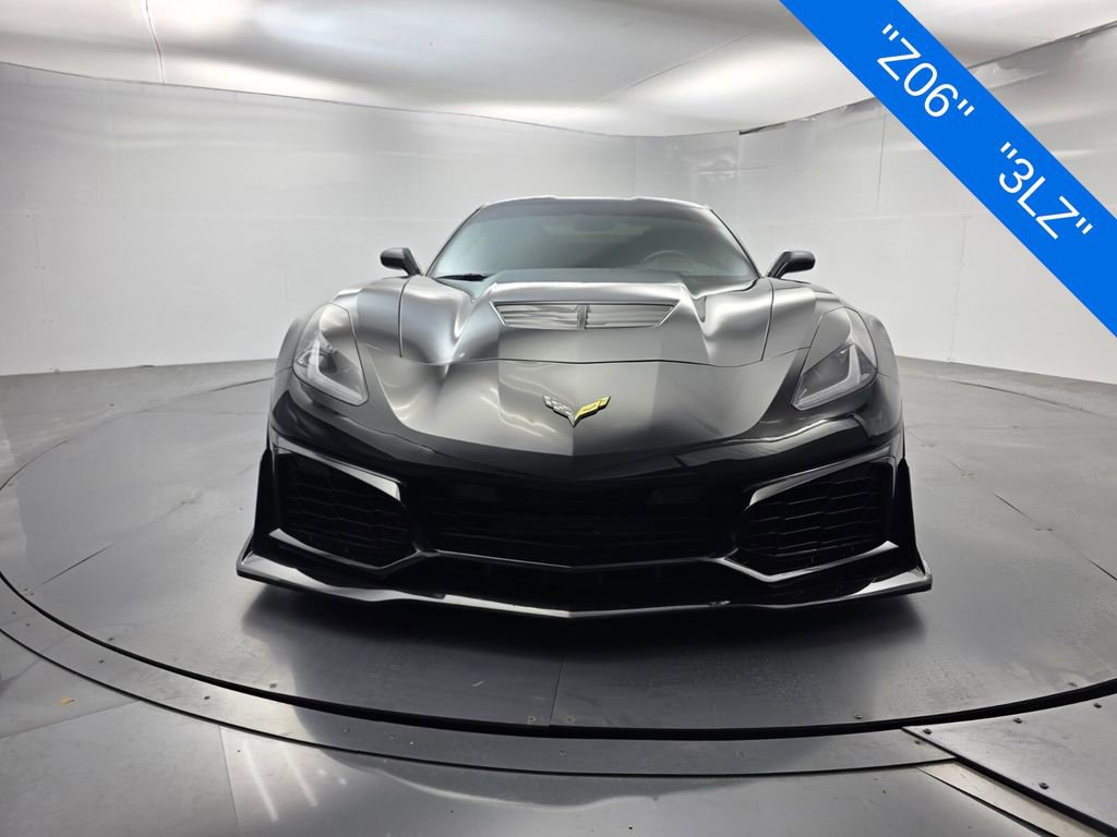 Used 2015 Chevrolet Corvette Z06 w/ 3LZ Preferred Equipment Group RWD image 2