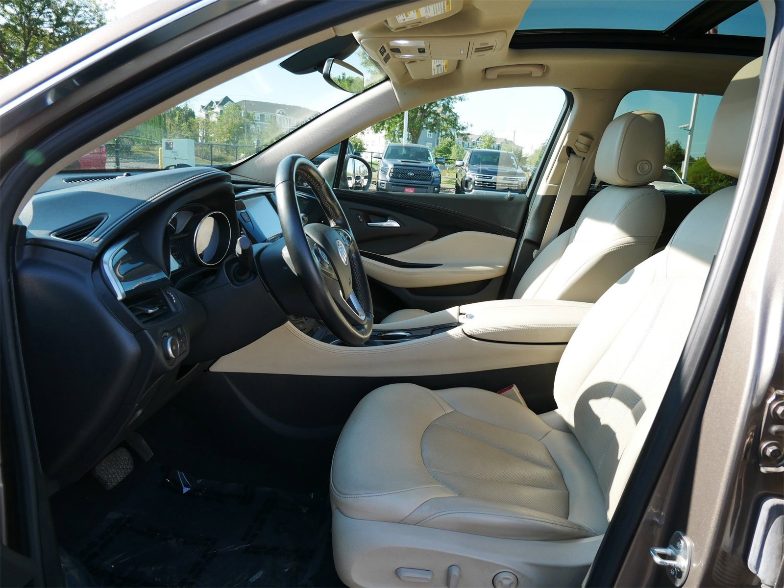 Used 2017 Buick Envision Essence image 8